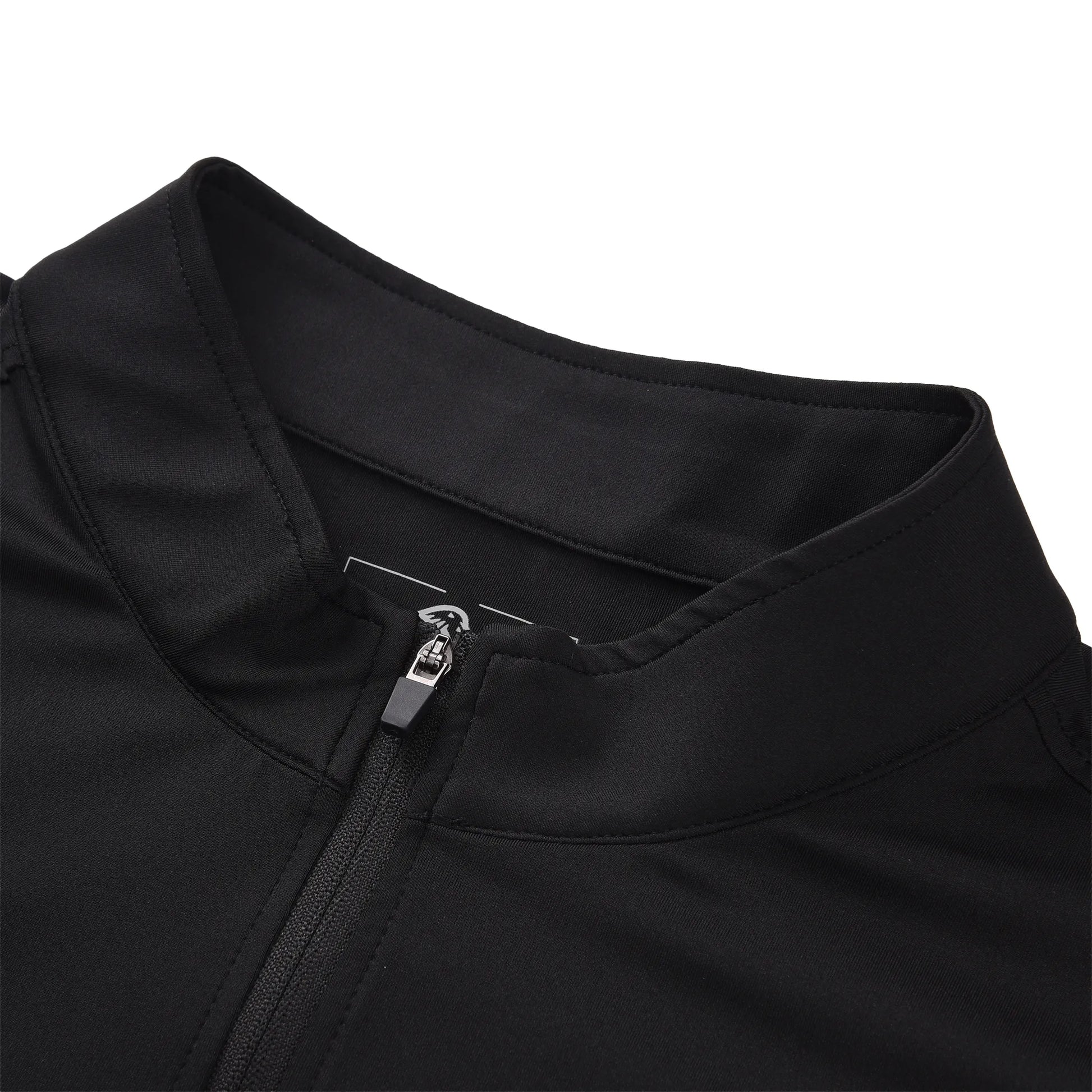 Close-up of the Pagulayan Men’s Team Canada billiards jersey collar and zipper detail.