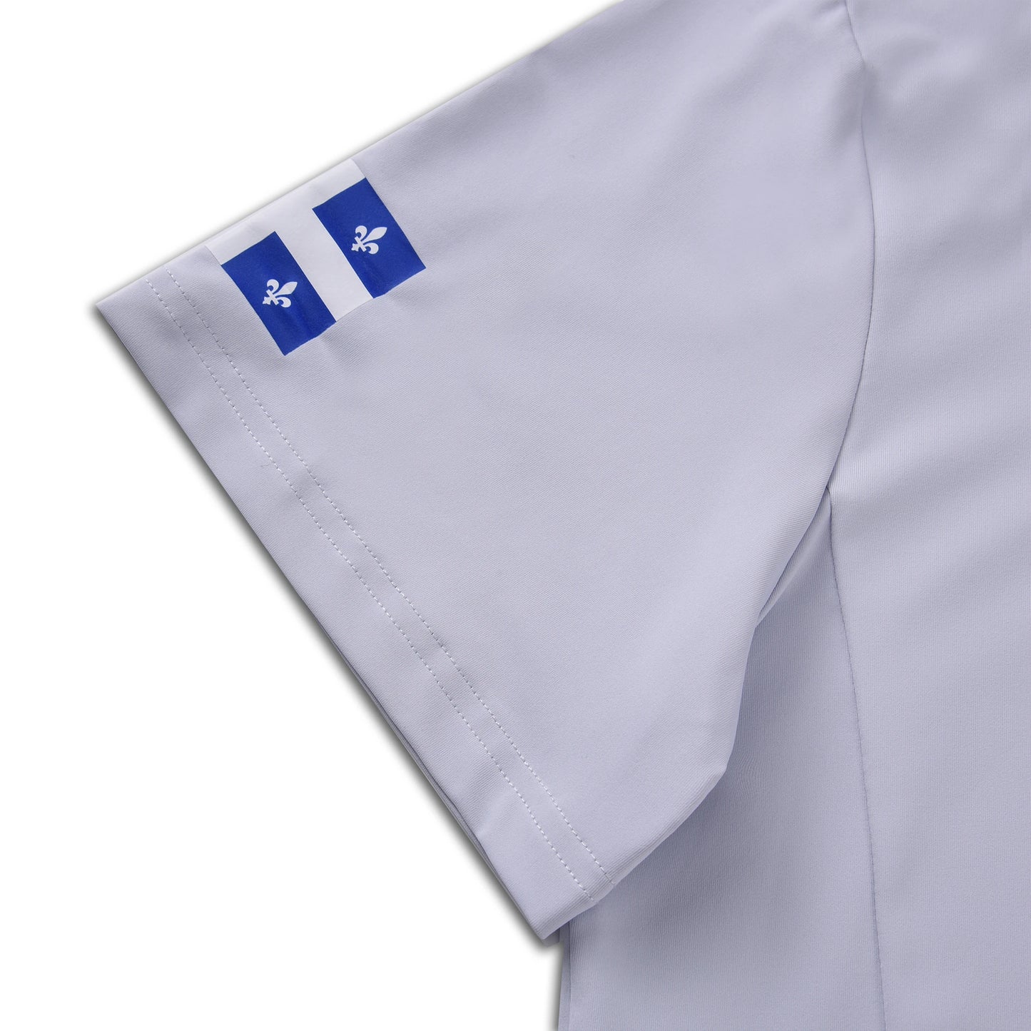 Short sleeve of the Pagulayan Team Québec jersey featuring the Québec flag prints near the hem.